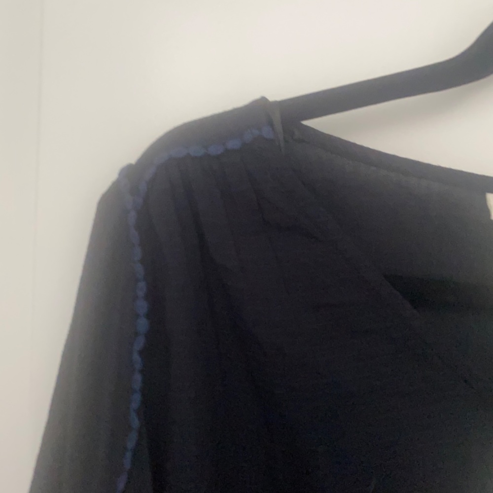 H&M Top - Picture 2 of 3